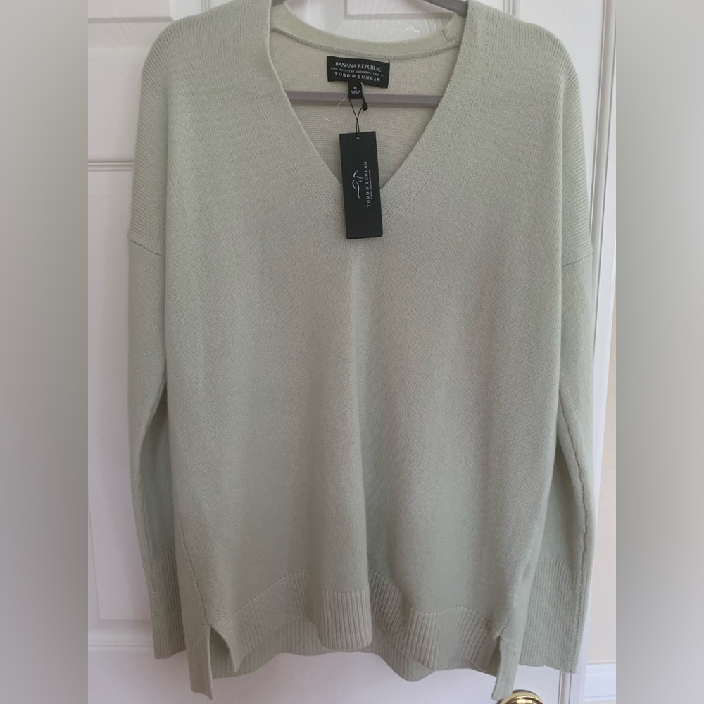 NWT Todd & Duncan Cashmere Sweater: Mint, V-Neck, Side Slits, M - Picture 1 of 16